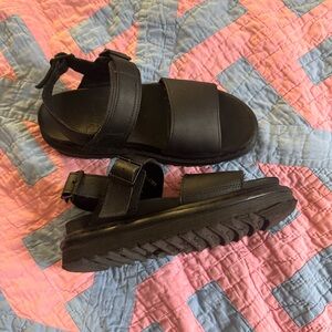 DR. MARTENS voss sandals leather size 8